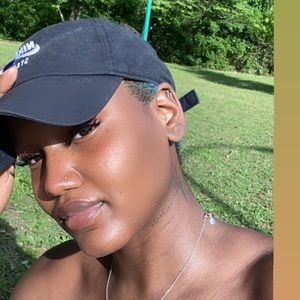 Meet your Posher, Felicity